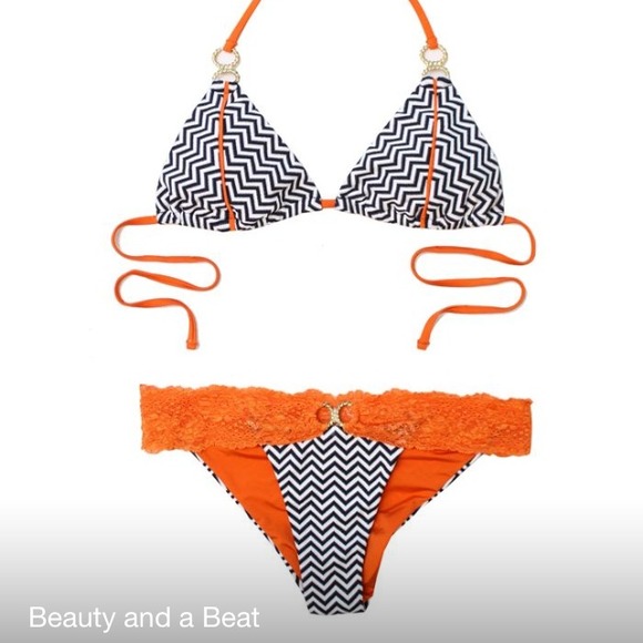 Looking for this swim suit!!!!!