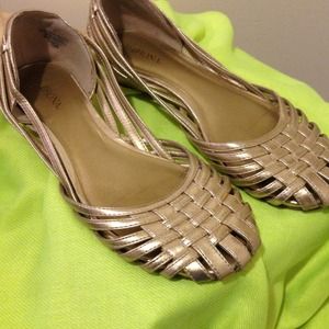 Light gold flats 👡