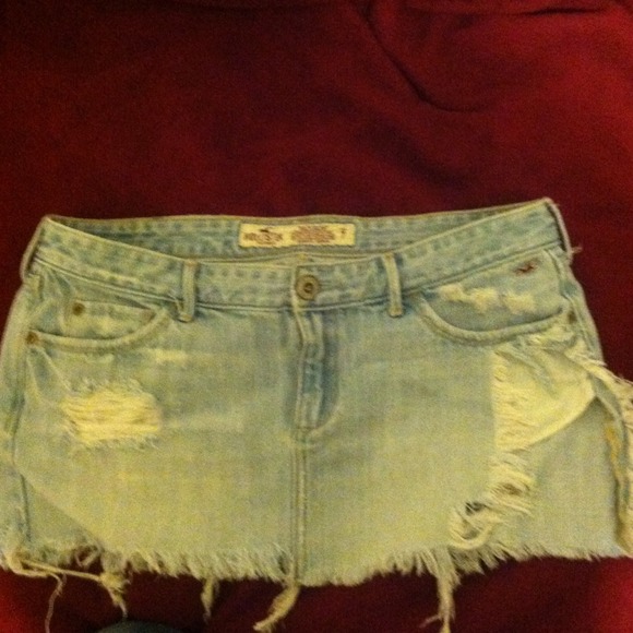 NEVER WORN A&F Tee!! Very perfectly worn Skirt! - Picture 3 of 4