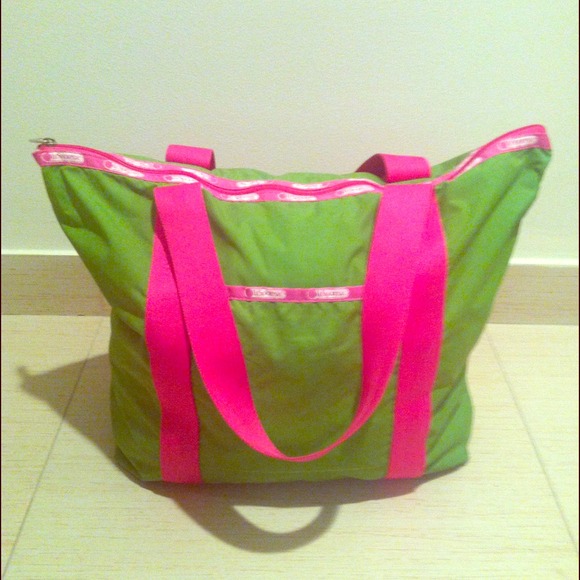 LeSportsac Duffle Bag!