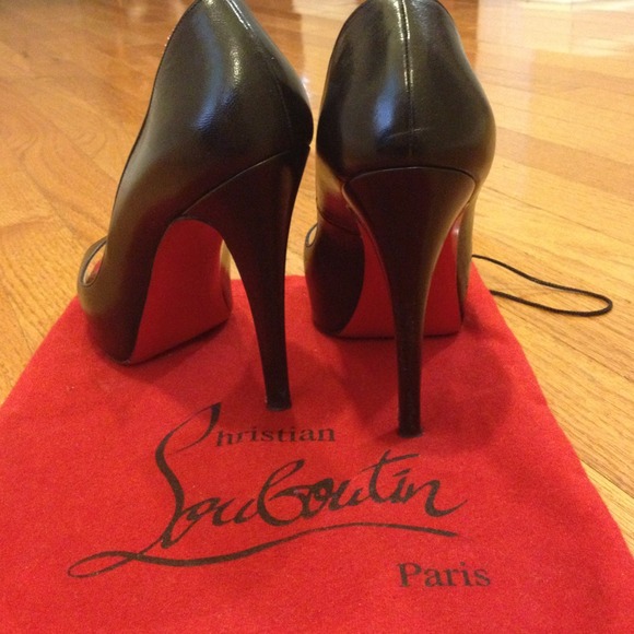 SOLD! Authentic Christian Louboutin Black Peep - Picture 3 of 4