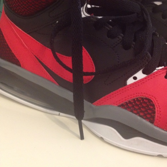 Nike basketball shoes - Picture 2 of 4