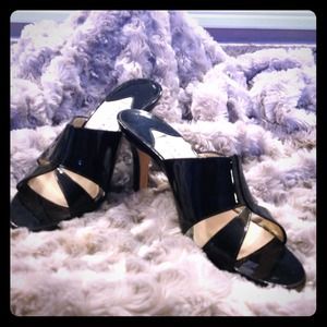 Anne Klein Black leather sandals.