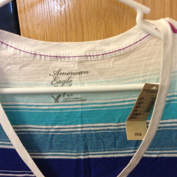 🔴 SOLD American eagle tshirt size small and - Picture 2 of 3