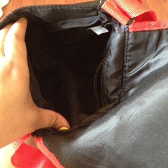 Hello kitty bag - Picture 4 of 4