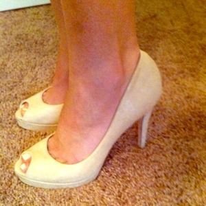 Also peeptoe shoes