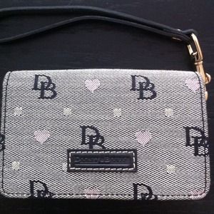 💗Price Reduced💗Dooney & Bourke Wristlet