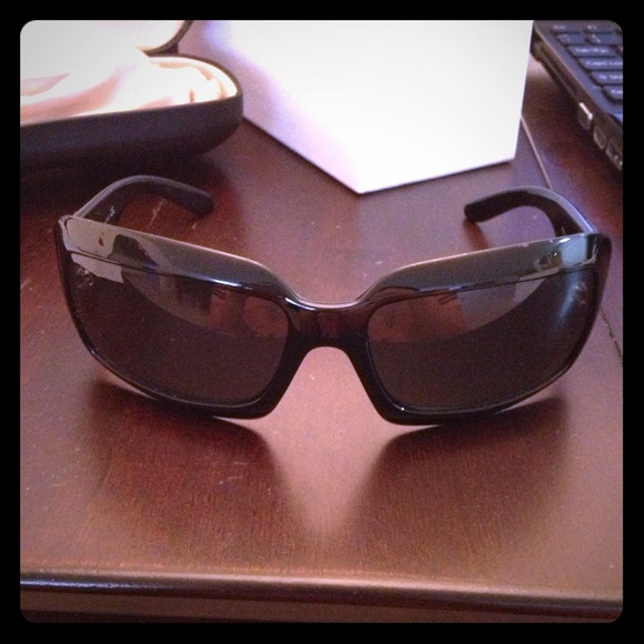 ⭐Authentic Chanel mother of pearl sunglasses