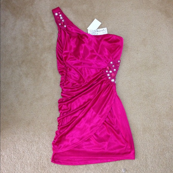 One shoulder formal dress 🎀