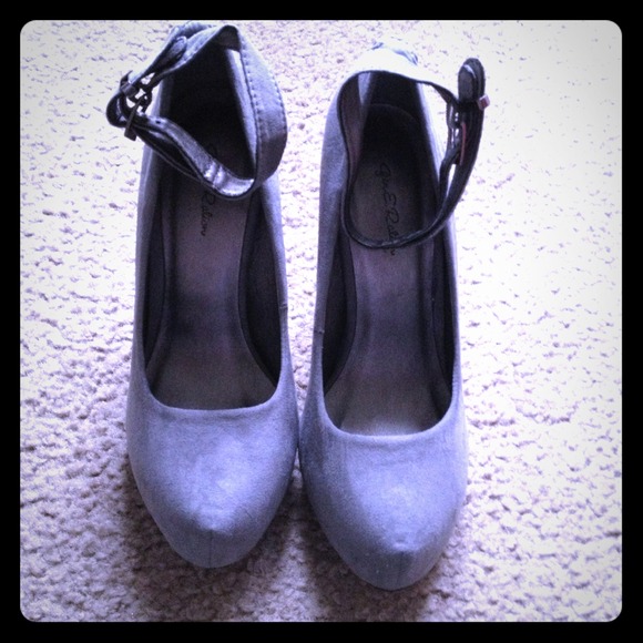 💥Reduced💥Grey suede pumps!
