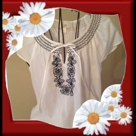 🔴🔴SOLD🔴🔴Cute 100% Cotton Top from Loft - Picture 2 of 3