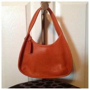 💋AUTHENTIC ORANGE COACH HANDBAG & Yellow Clutch💋