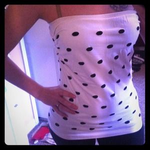 SOLD ⚠Black & White Polka Dot Tube Top⚠