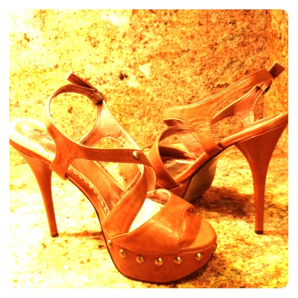 Worn once. Size 10.