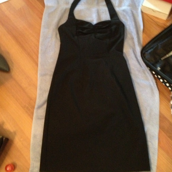 👗Dress up or dress down halter dress👗 - Picture 3 of 4