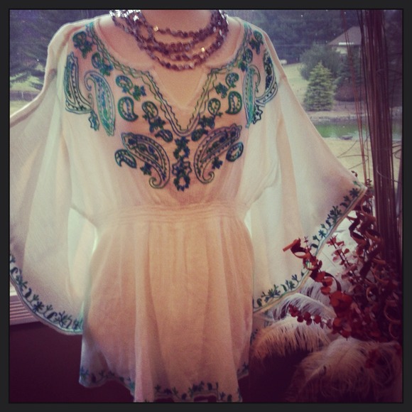 NWT☀White Batwing Tunic Top or Cover Up SZ LG ☀ - Picture 1 of 4