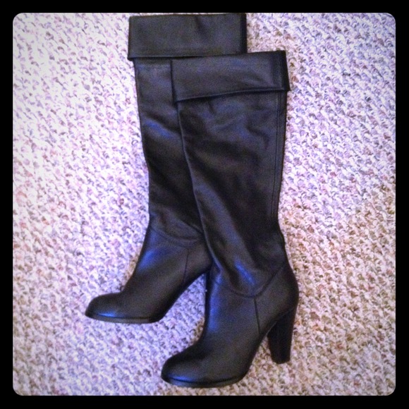 Victoria's Secret black leather knee boots 7.5
