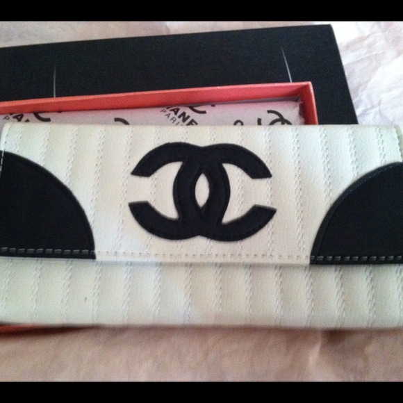 Wallet - Picture 2 of 3