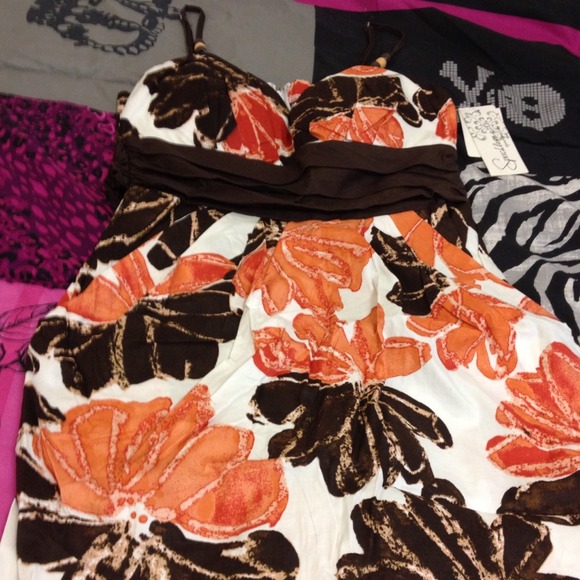 Floral pocketed dress