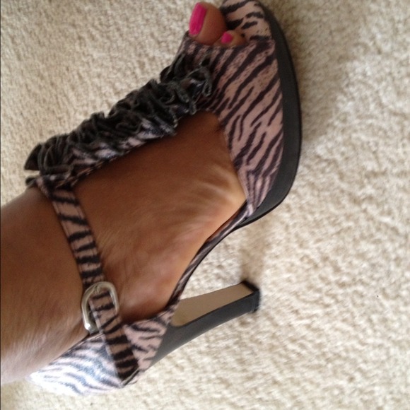 8.5 pale mauve animal print - Picture 3 of 4
