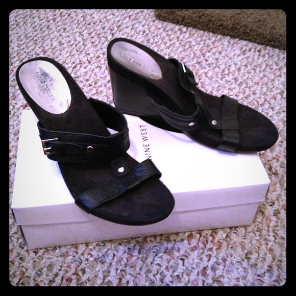 Nine West black leather and suede wedge sandals