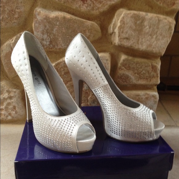 Steve Madden Shoes - ✂Reduced✂Madden Girl Heels