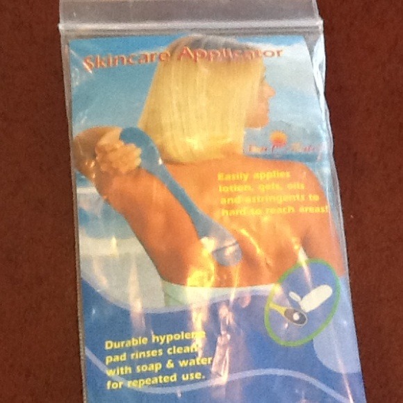 2 tanning applicators