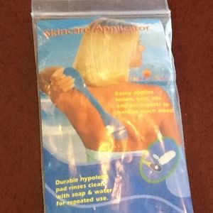 2 tanning applicators