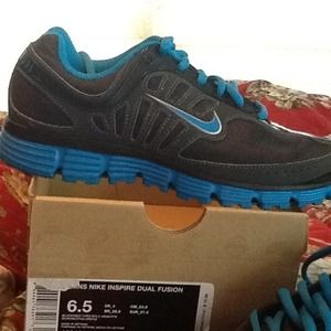 NWT Nike 6.5
