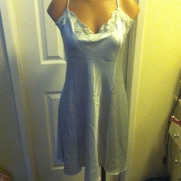 ❌SOLD! Beautiful Silky Night Gown @rayellemarie