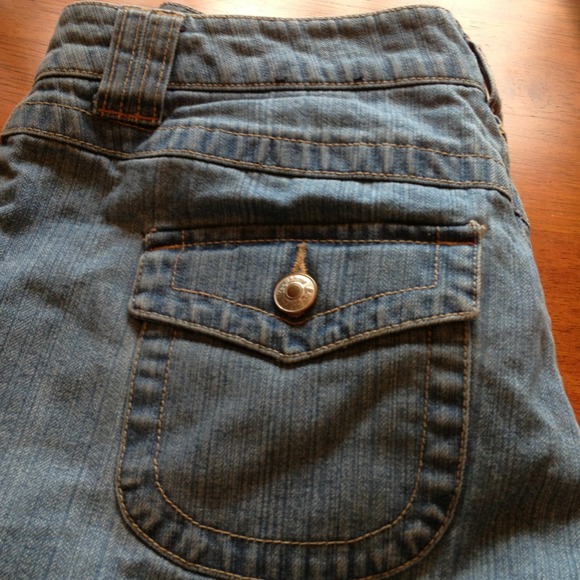 Shorts - Picture 3 of 3