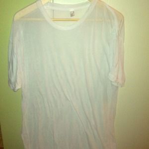 White American apparel tee