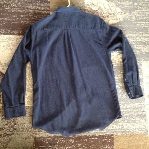 Black long sleeve men's button up from express - Picture 3 of 3