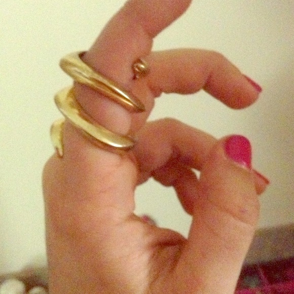 Yellow Gold Sassy Swirl ring!!!! Size 8 - Picture 1 of 2