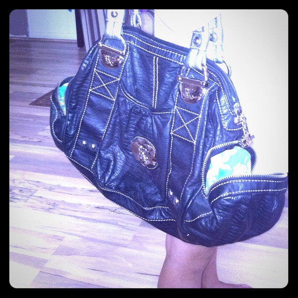 Bundle for @Histodoll 2 purses and bra