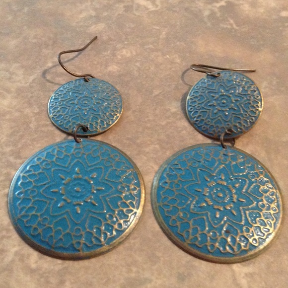 Jewelry - Tribal Turqoise painted earrings !