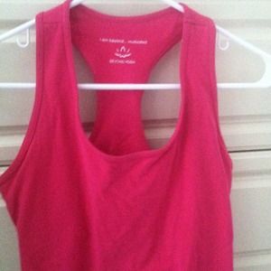 Beyond Yoga Fuchsia Tank M