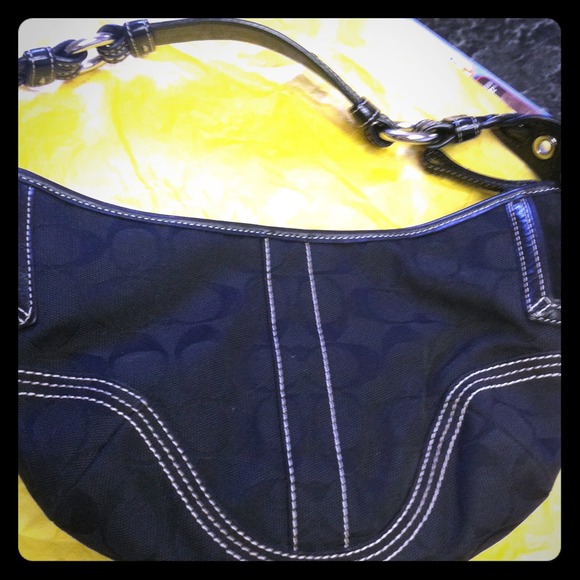 Original Coach Soho signature Canvas Black Hobo!!!
