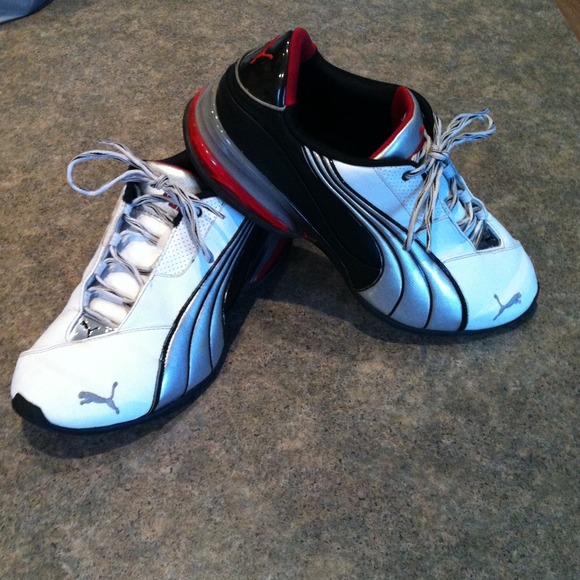 Men's puma shoes size 10