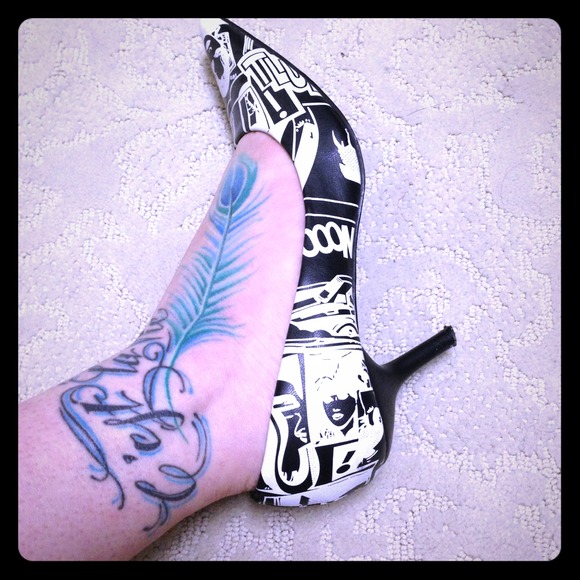 7.5 black and white cartoon heels