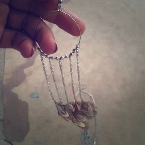 Cute feather chandelier earrings from forever 21.