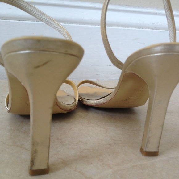 Charles Jordan gold sling backs - Picture 3 of 4