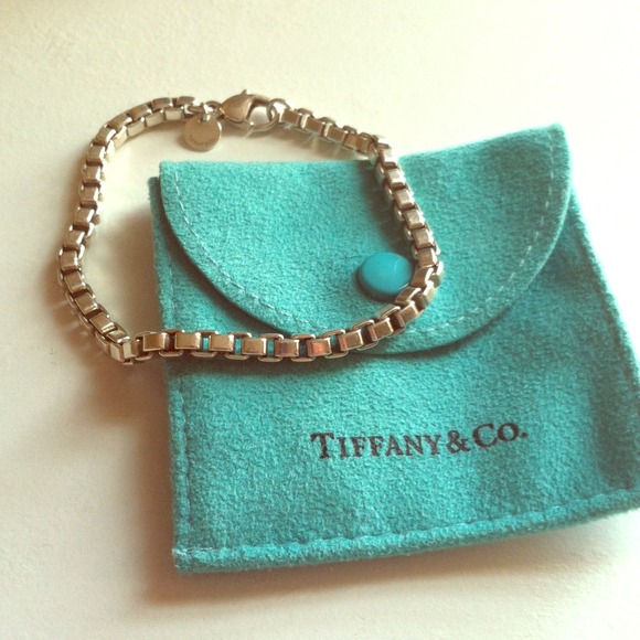 **SOLD** Tiffany & Co Venetian link bracelet