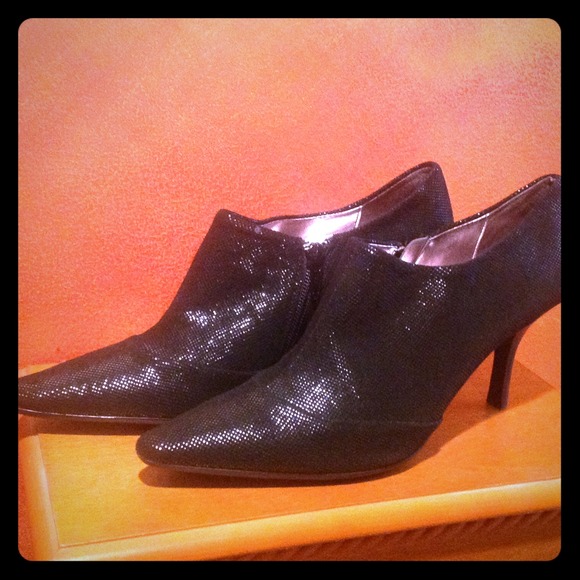Calvin Klein shootie