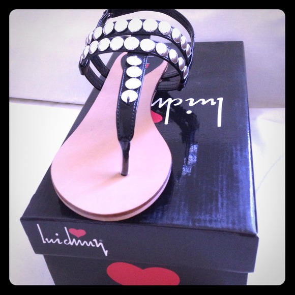 Razzie Rave Black Sandals