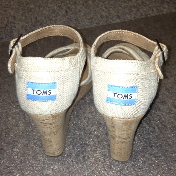 SOLD Toms sandals - Picture 2 of 3
