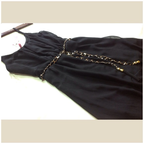 🎉SOLD🎉 in Bundle Chiffon Dress - Picture 2 of 4