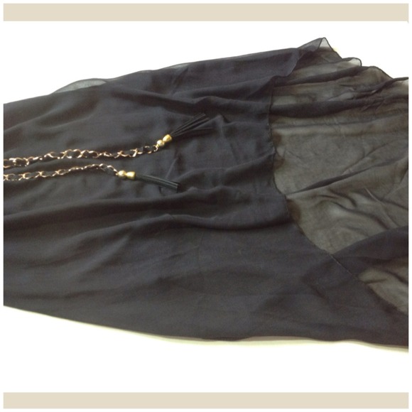 🎉SOLD🎉 in Bundle Chiffon Dress - Picture 3 of 4