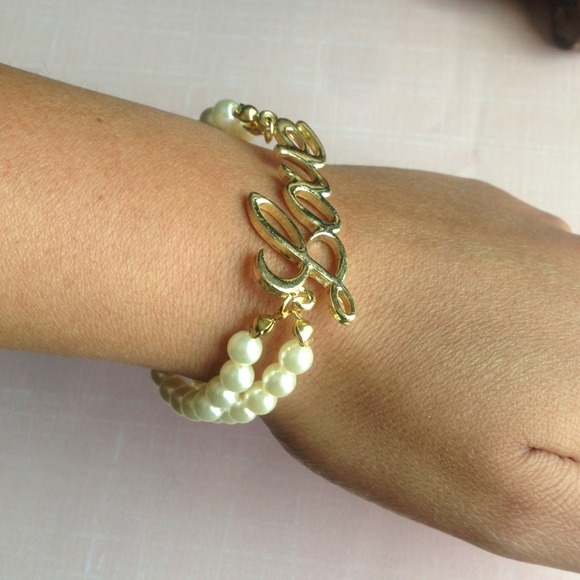 💕Love bracelet💕 - Picture 2 of 3