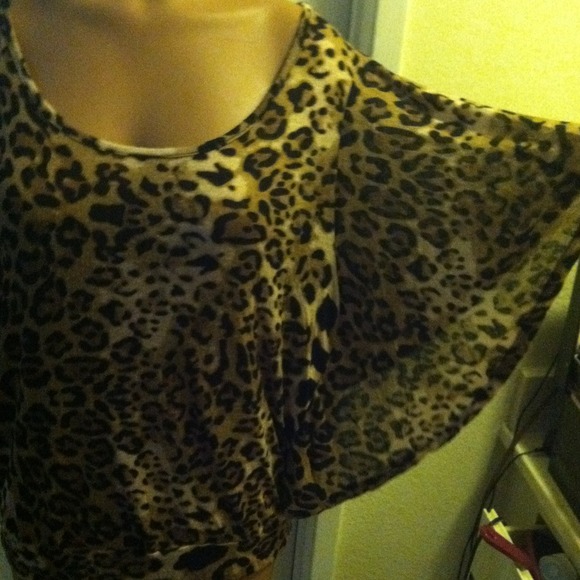 Cute Leopard Top - Picture 3 of 4
